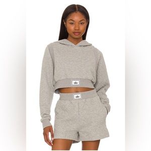 ALO Quilted Arena Cropped Hoodie in Heather Grey